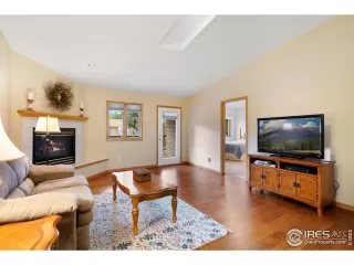 Photo #5: 950120 Listing