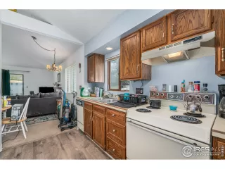 Photo #5: 950170 Listing