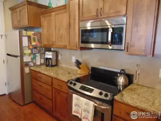 Photo #6: 950221 Listing