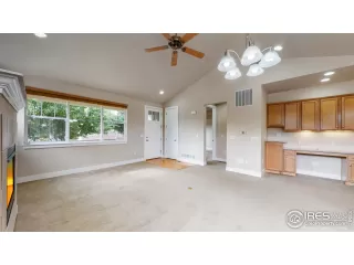 Photo #5: 950223 Listing