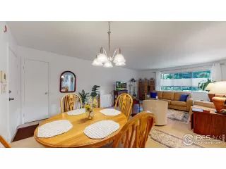 Photo #6: 950247 Listing