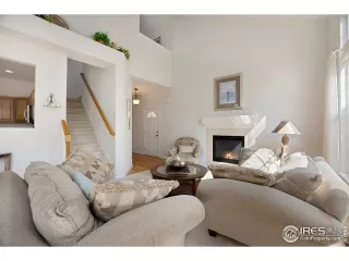 Photo #5: 950384 Listing