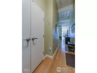 Photo #5: 950411 Listing