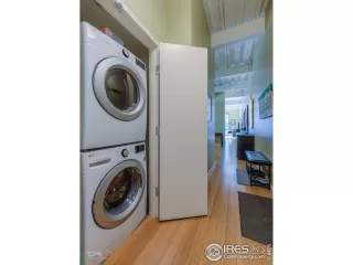 Photo #6: 950411 Listing