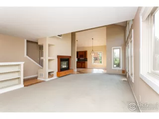 Photo #4: 950414 Listing