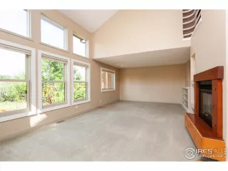 Photo #5: 950414 Listing