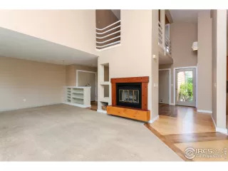 Photo #6: 950414 Listing