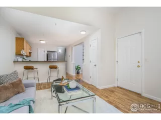 Photo #3: 950421 Listing 