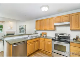 Photo #4: 950421 Listing 