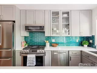 Photo #5: 950432 Listing