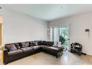 Photo #5: 950458 Listing