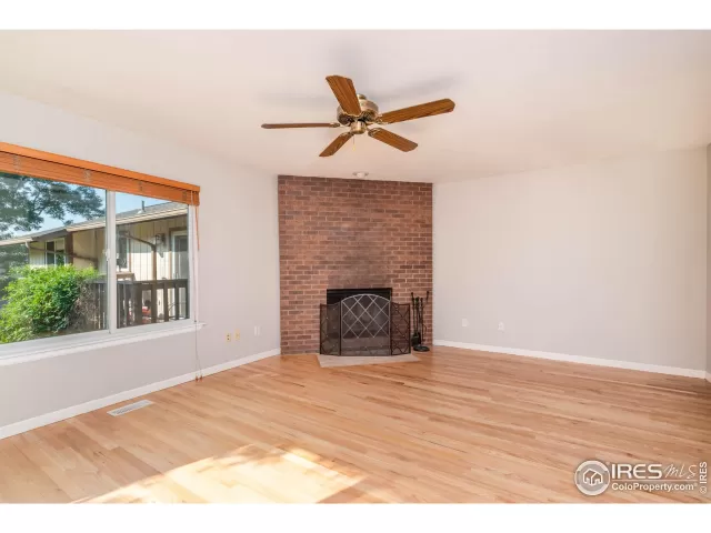 MLS: 950472 Condo For Sale