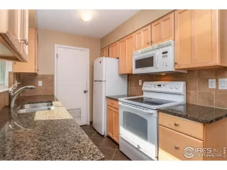 Photo #4: 950472 Listing