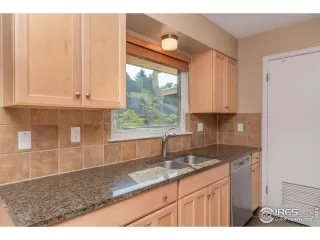 Photo #5: 950472 Listing