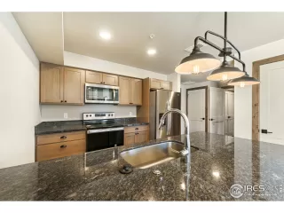 Photo #5: 950474 Listing