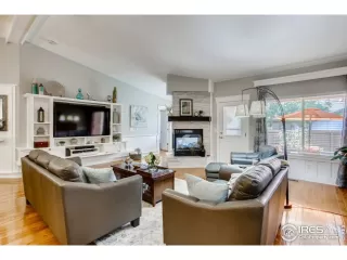 Photo #5: 950544 Listing