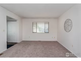 Photo #5: 950553 Listing