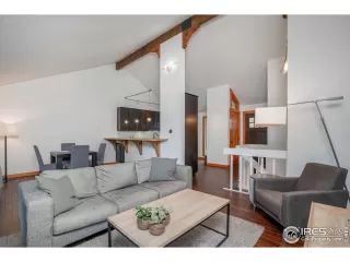 Photo #3: 950612 Listing