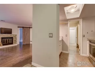 Photo #5: 950619 Listing