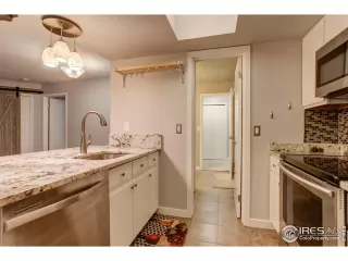 Photo #6: 950619 Listing