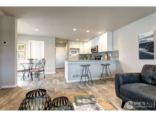 Photo #3: 950662 Listing