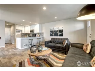 Photo #5: 950662 Listing