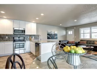 Photo #6: 950662 Listing