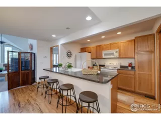 Photo #6: 950666 Listing