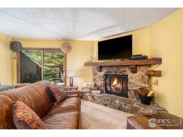 MLS: 950679 Condo For Sale