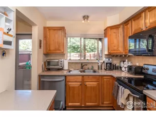 Photo #4: 950701 Listing 