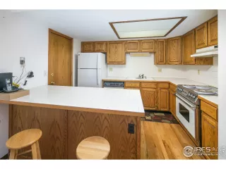 Photo #4: 950711 Listing