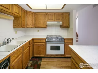 Photo #5: 950711 Listing