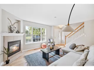 Photo #5: 950933 Listing