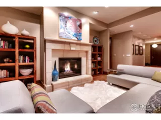 Photo #6: 950951 Listing