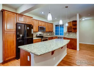 Photo #4: 951045 Listing