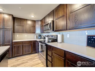 Photo #4: 951063 Listing