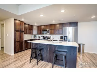 Photo #6: 951063 Listing