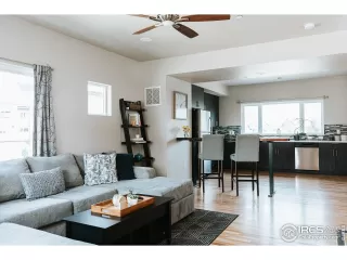 Photo #5: 951135 Listing