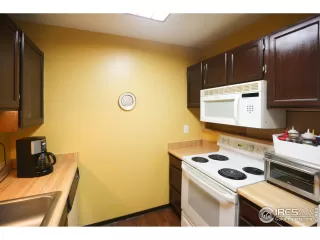 Photo #5: 951140 Listing