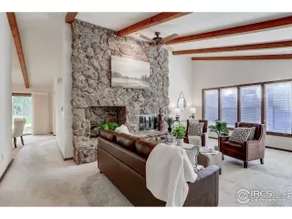 Photo #5: 951203 Listing