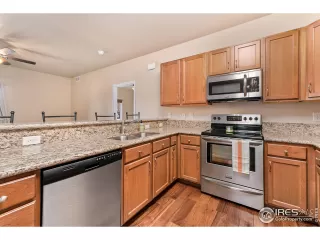 Photo #6: 951280 Listing