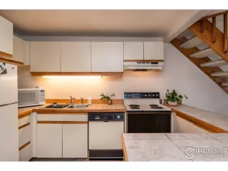 Photo #4: 951295 Listing 