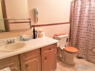 Photo #4: 951334 Listing 