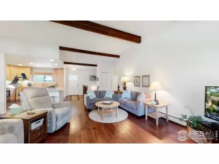 Photo #4: 951351 Listing