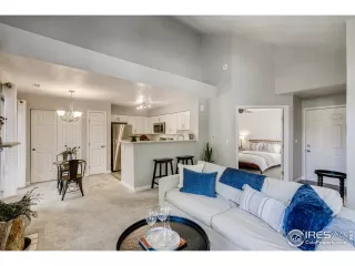 Photo #6: 951366 Listing