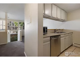 Photo #3: 951367 Listing