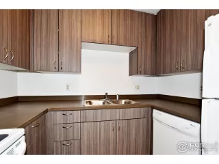 Photo #5: 951368 Listing