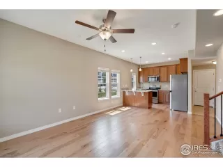 Photo #4: 951436 Listing