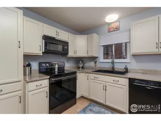 Photo #4: 951466 Listing