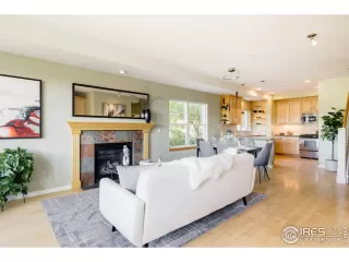 Photo #5: 951485 Listing